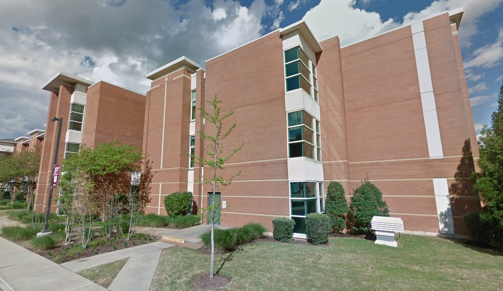 Primary Photo Of 7705 Poplar Ave, Germantown Medical For Lease