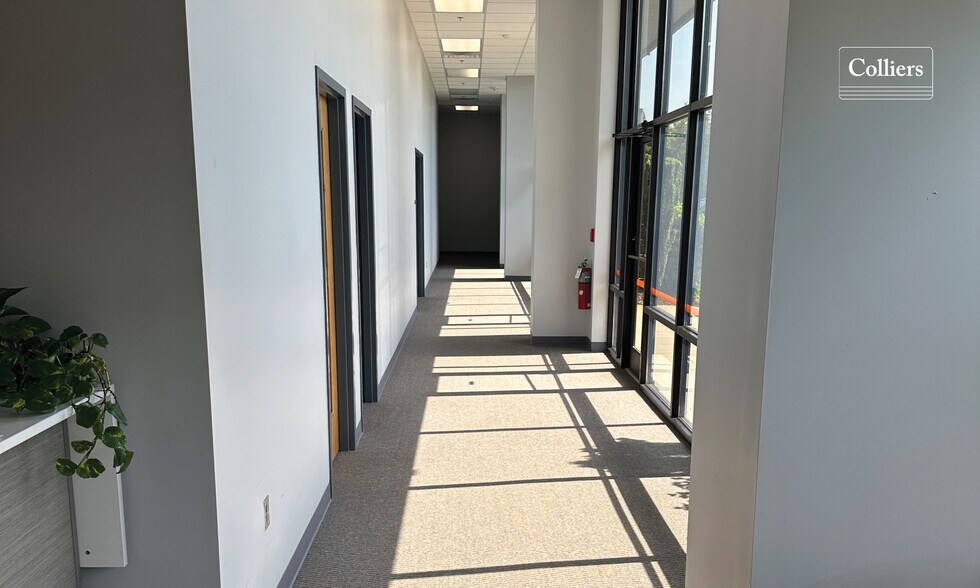 More Photos Of 25 Logue Ct, Greenville Warehouse For Lease