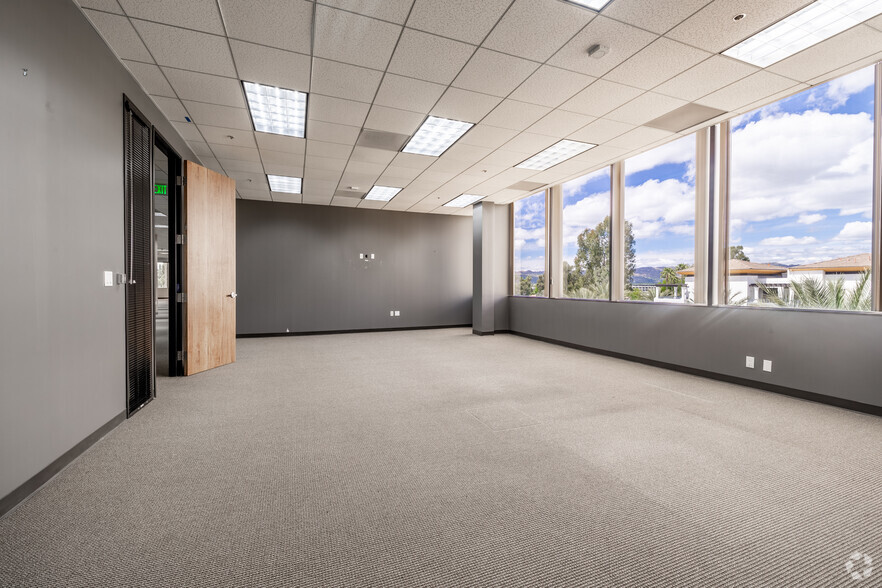 More Photos Of 6200 Canoga Ave, Woodland Hills Office For Sale