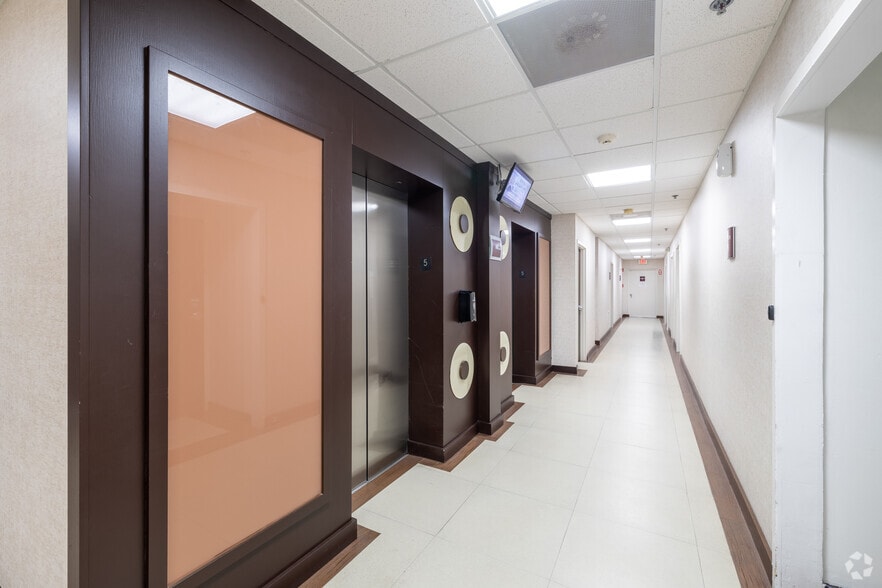 More Photos Of 12550 Biscayne Blvd, North Miami Medical For Sale