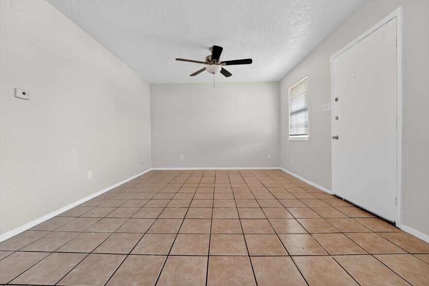 More Photos Of 306 Calhoun Dr, Rockdale Apartments For Sale