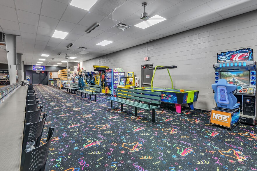 More Photos Of 7628 Corina Dr, Fort Worth Skating Rink For Sale