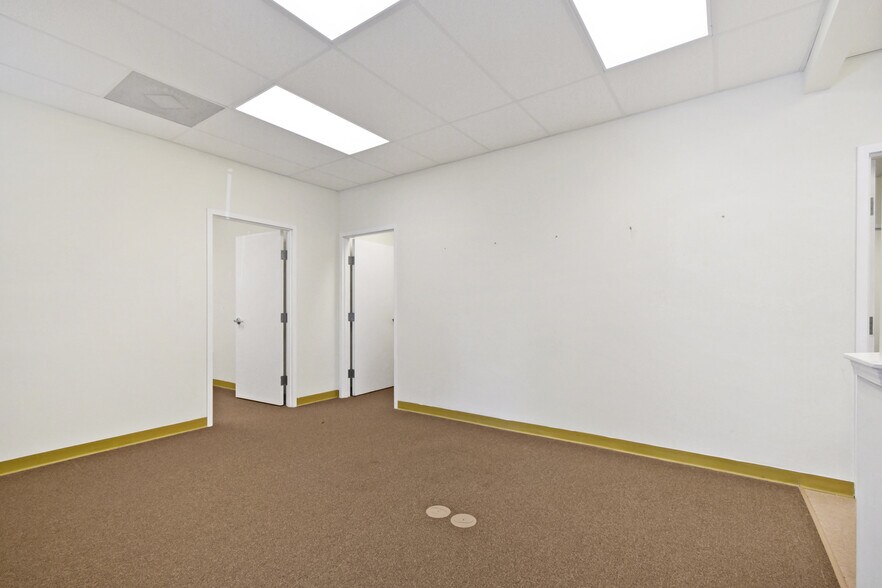 More Photos Of 1740 Tree Blvd, Saint Augustine Medical For Lease