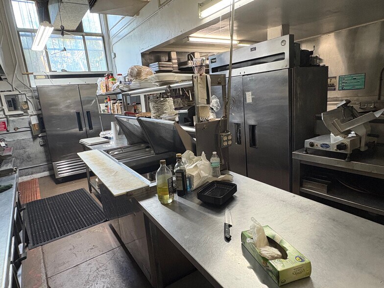 More Photos Of 301-317 W Foothill Blvd, Monrovia Storefront For Sale