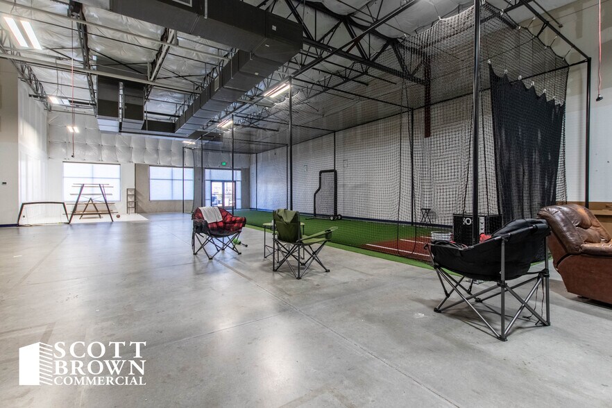 More Photos Of 650 Industry Way, Prosper Showroom For Lease