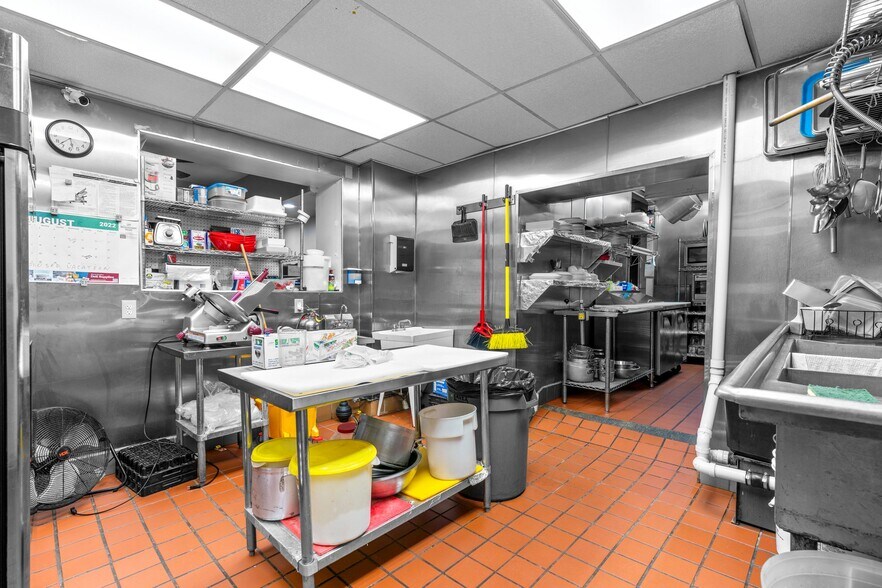 More Photos Of 2819 Eastern Ave, Baltimore Storefront Retail Residential For Sale