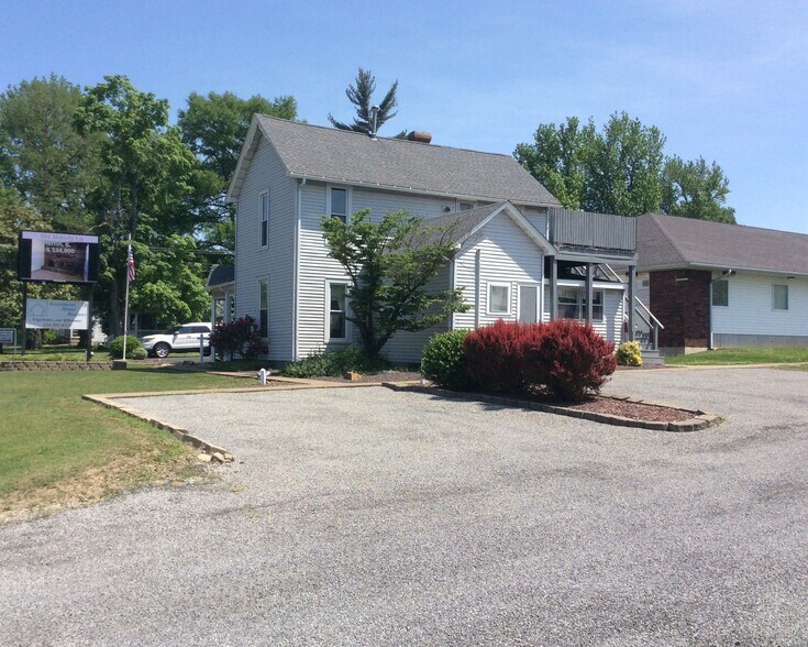 Primary Photo Of 1002 S Division St, Carterville Office For Sale