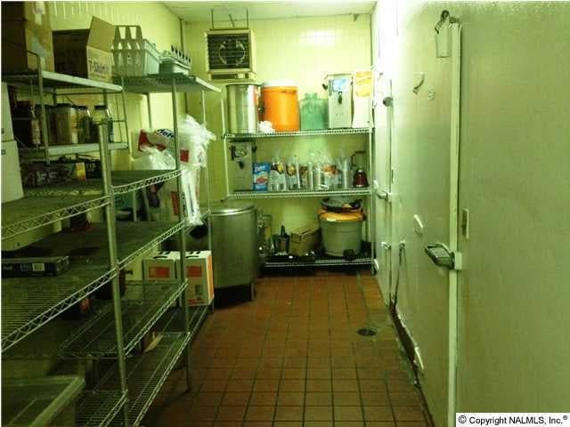 More Photos Of 2020 Country Club Ave NW, Huntsville Restaurant For Sale