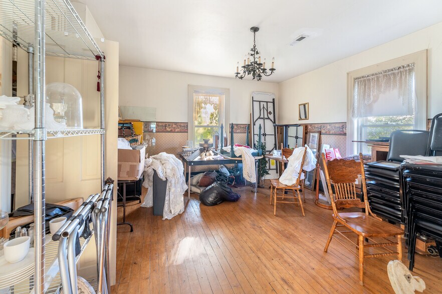 More Photos Of 189 S Vernal Ave, Vernal General Retail For Sale