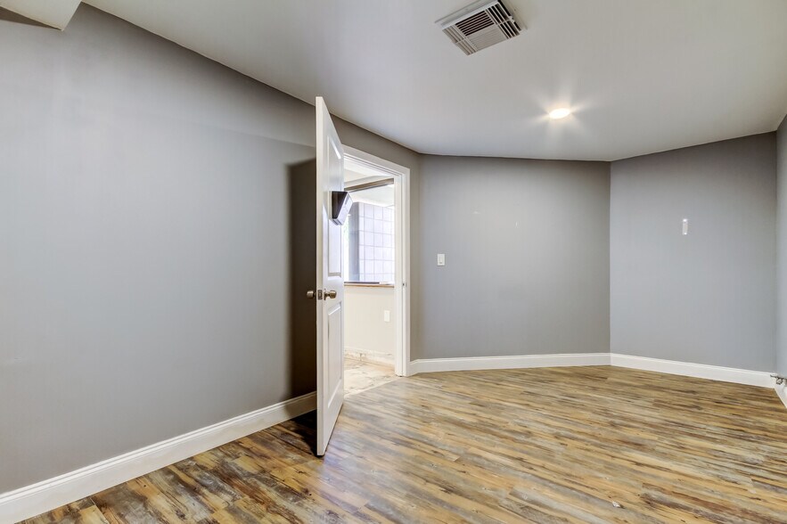 More Photos Of 7603 Seminole Blvd, Seminole Medical For Sale