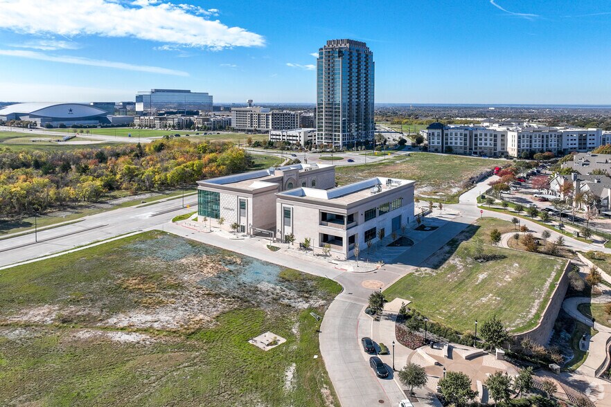 More Photos Of NEQ Gaylord & John Hickman Rd, Frisco Office For Sale