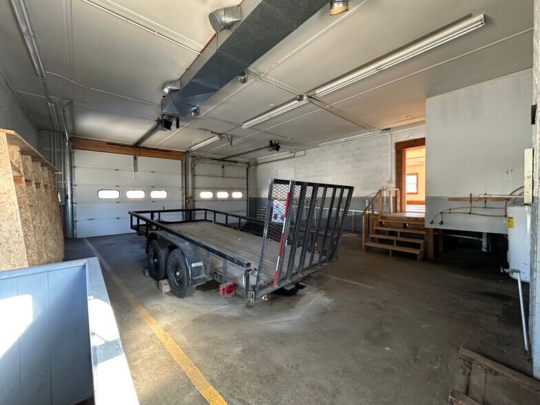 More Photos Of 7392 US-4, Woodstock Police Fire Station For Sale