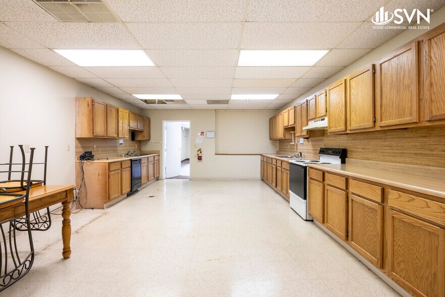 More Photos Of 650 High St, Danville Office For Sale