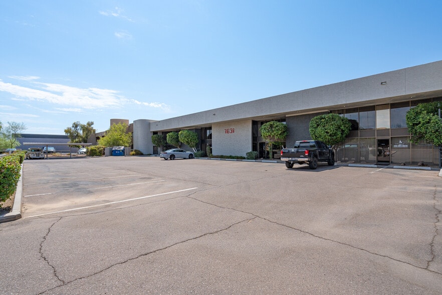 More Photos Of 7631 E Greenway Rd, Scottsdale Warehouse For Lease
