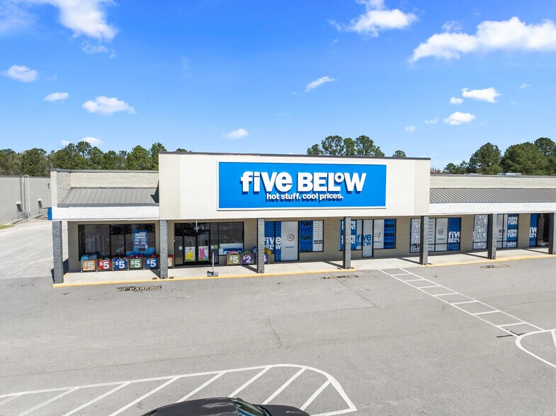 More Photos Of 2100-2364 W Cumberland St, Dunn Unknown For Lease