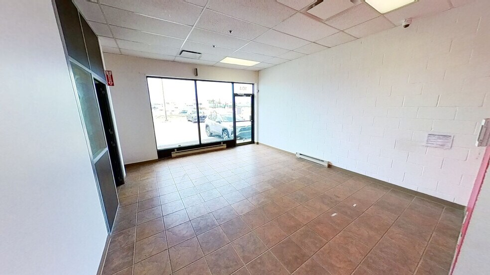 More Photos Of 2095 Rue Frank-Carrel, Québec Industrial For Lease
