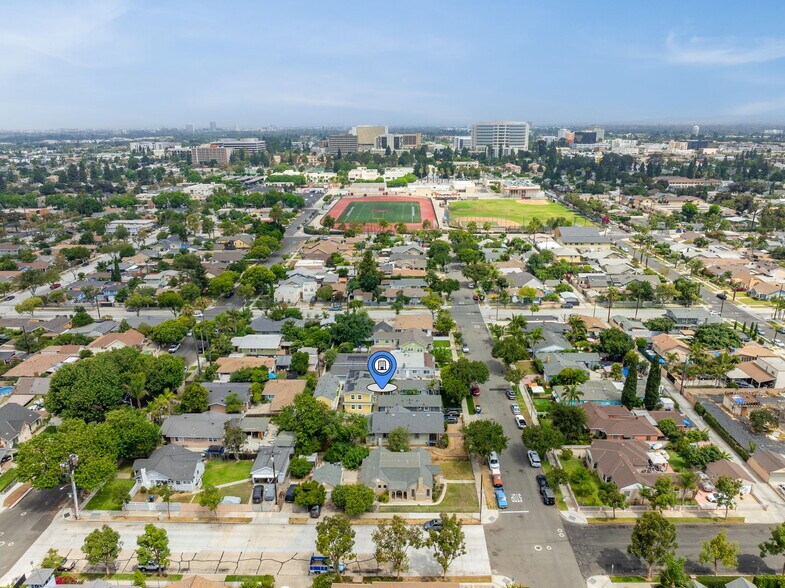 More Photos Of 618 S Van Ness Ave, Santa Ana Apartments For Sale