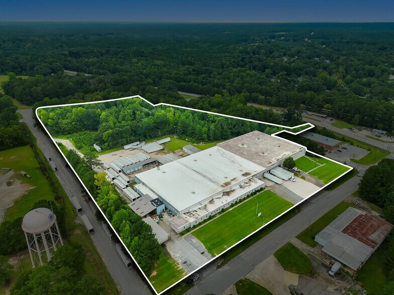 More Photos Of 1061 Industrial Blvd, Union Point Warehouse For Sale