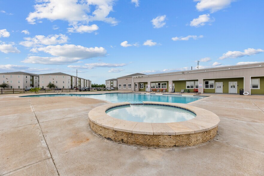 More Photos Of 702 Santee St, Prairie View Apartments For Sale