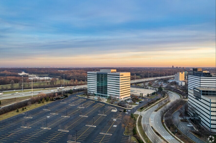 More Photos Of 231 N Martingale Rd, Schaumburg Office For Lease