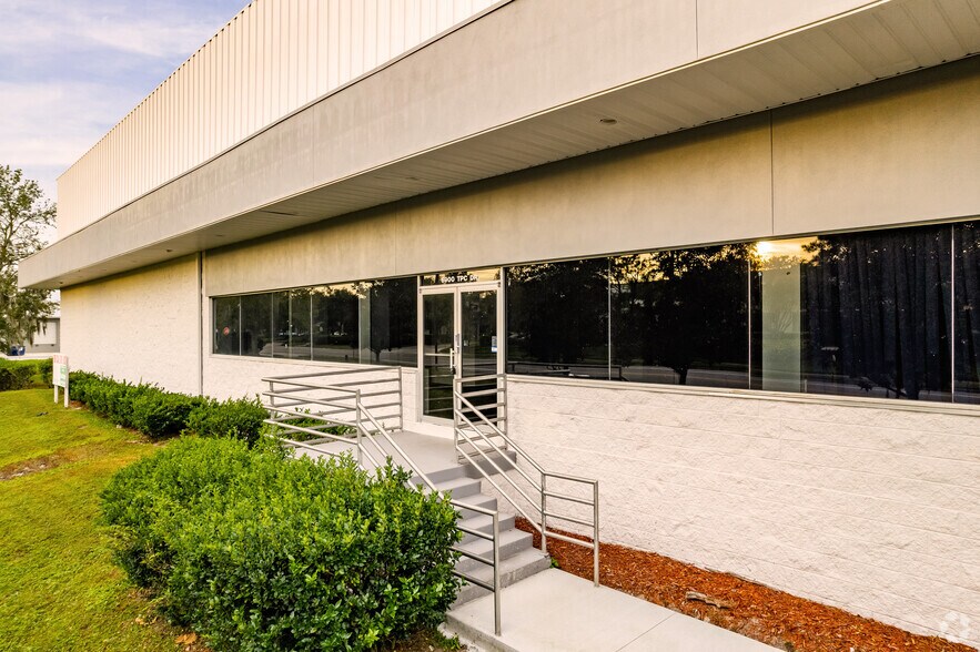 More Photos Of 6900 Tpc Dr, Orlando Warehouse For Lease