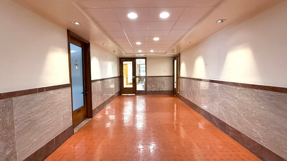 More Photos Of 730 17th St, Denver Office For Sale