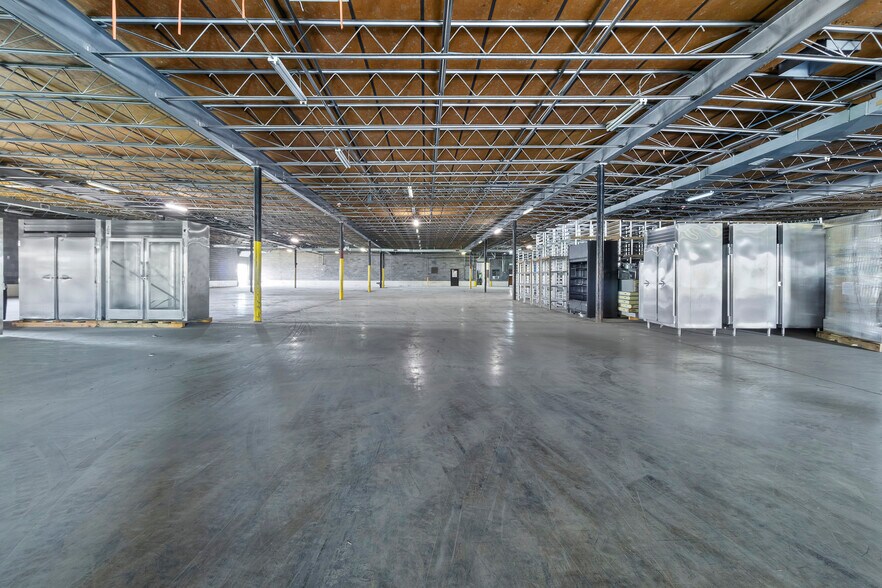 More Photos Of 2828 Tobey Dr, Indianapolis Distribution For Lease