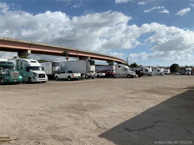 More Photos Of 2490 SW 32nd St, Fort Lauderdale Land For Lease