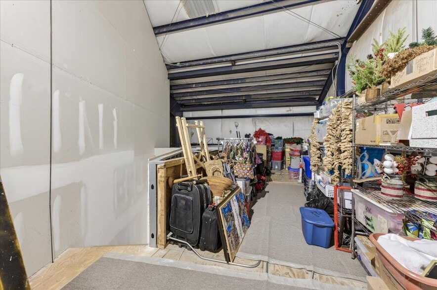 More Photos Of 100 Duggan Ave, Crestview Specialty For Sale