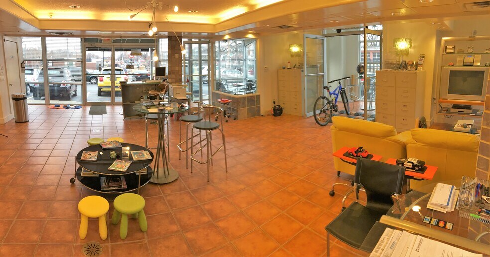 More Photos Of 1109-1111 Westport Rd, Kansas City Auto Dealership For Sale