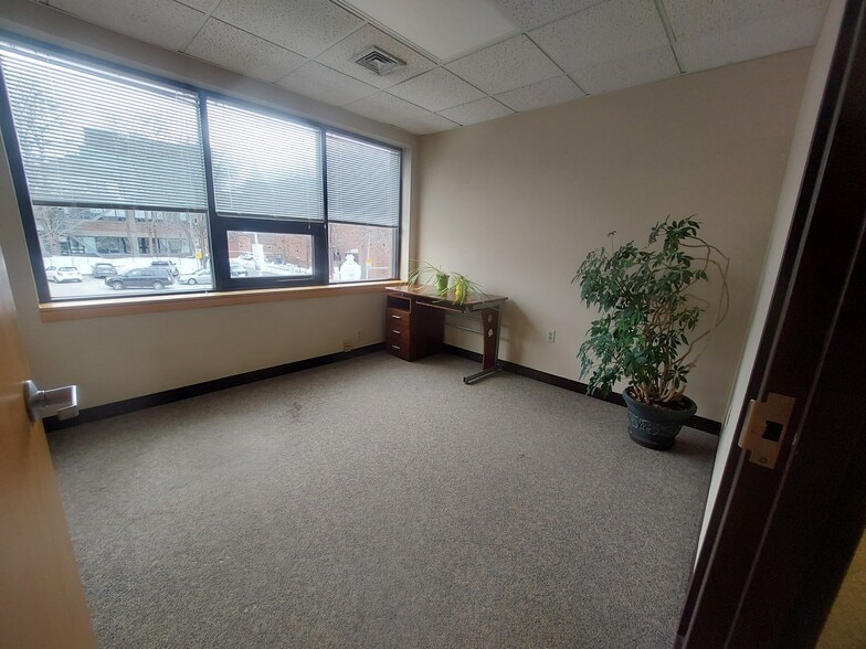 More Photos Of 1000 Cambridge St, Cambridge Medical For Lease