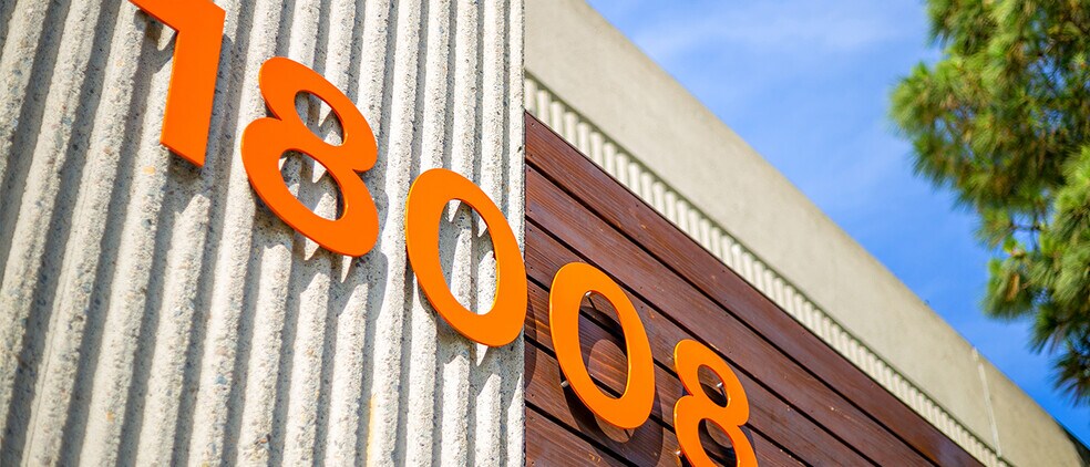 More Photos Of 18008 Skypark Cir, Irvine Loft Creative Space For Lease