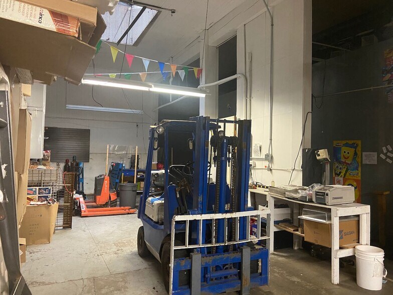 More Photos Of 1200-1218 N Killingsworth St, Portland Storefront For Sale
