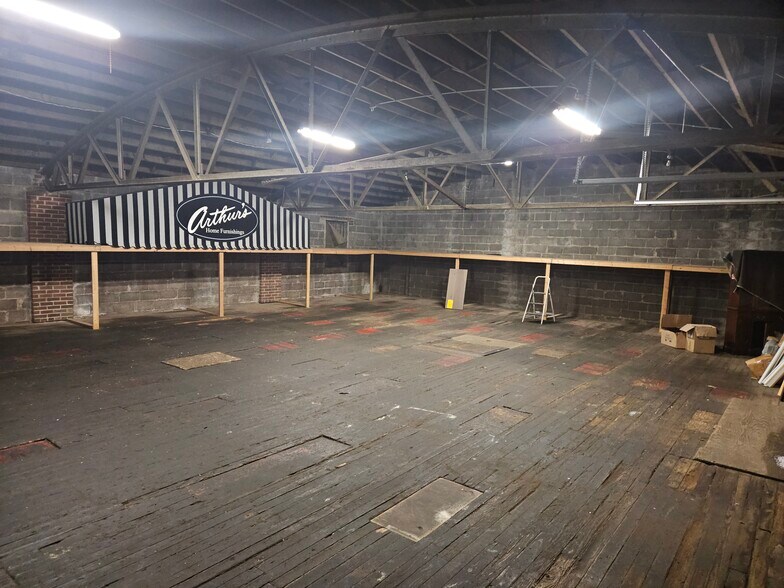 More Photos Of 51 Bank St, Orchard Park Warehouse For Sale