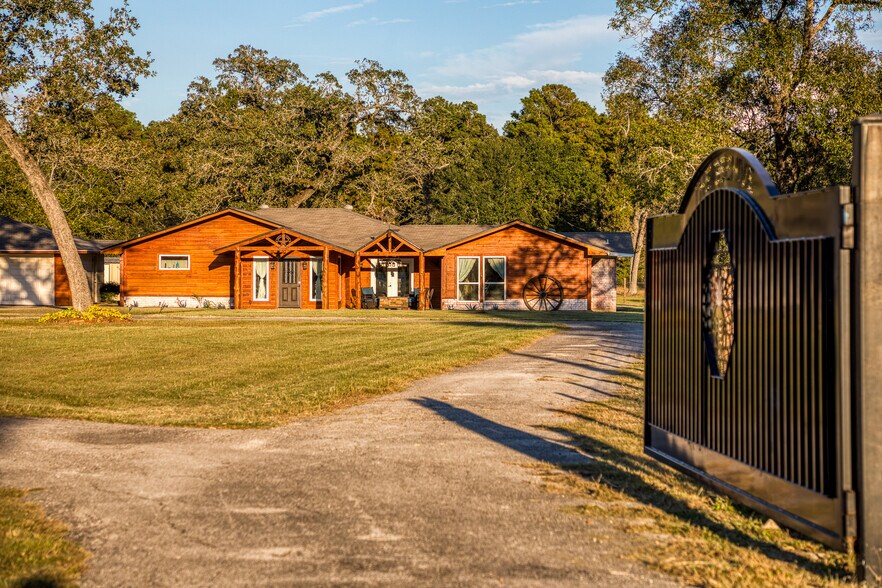 More Photos Of 23192 Murrell Rd, Hockley Lodge Meeting Hall For Sale