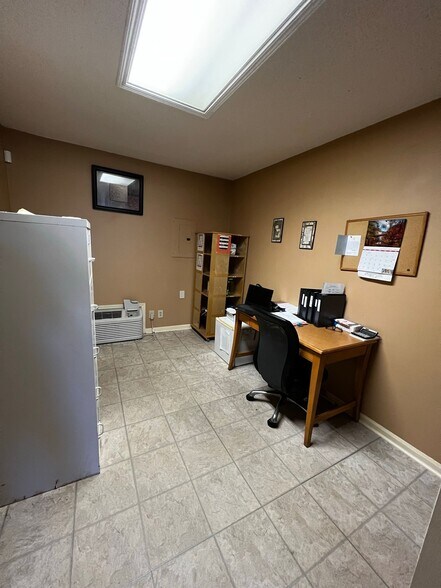 More Photos Of 1540 Highway 19 N, Thomaston Storefront For Lease