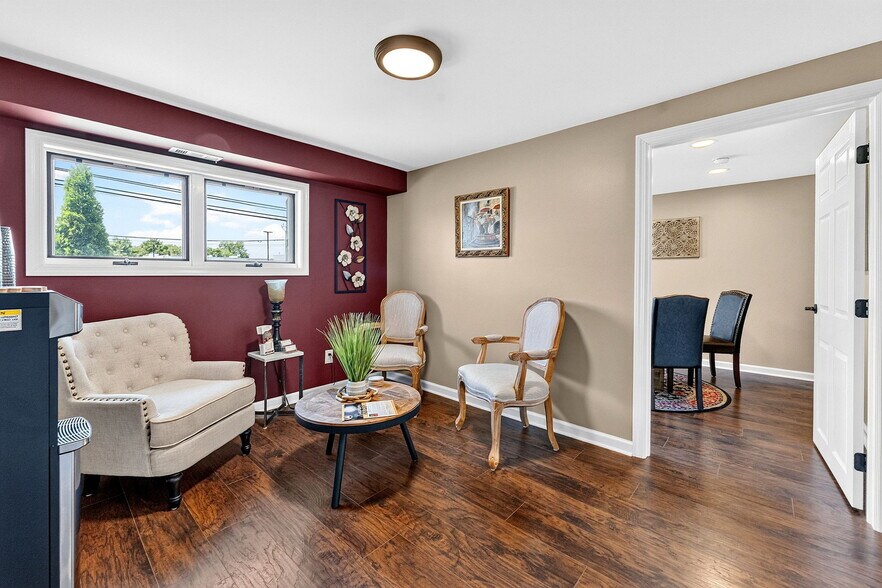 More Photos Of 79 S Maple Ave, Marlton Office For Sale