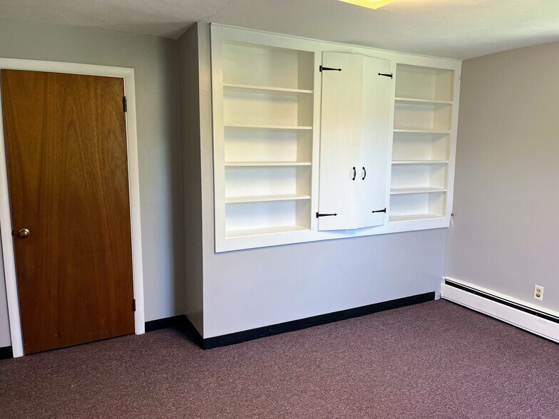 More Photos Of 29 Hartford Ave, Granby Office For Lease