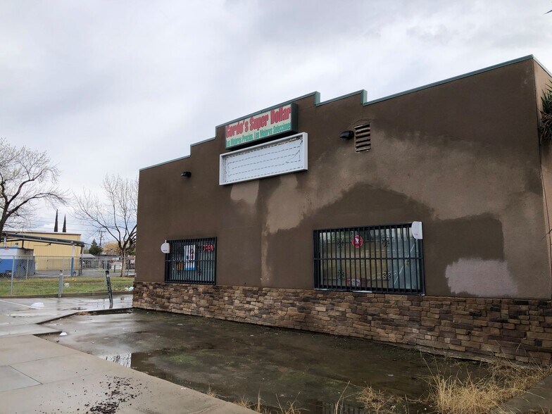 More Photos Of 1233 Park Blvd, Orange Cove Freestanding For Lease