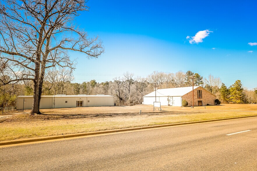 More Photos Of 5805 HWY 135, Gladewater Flex For Sale