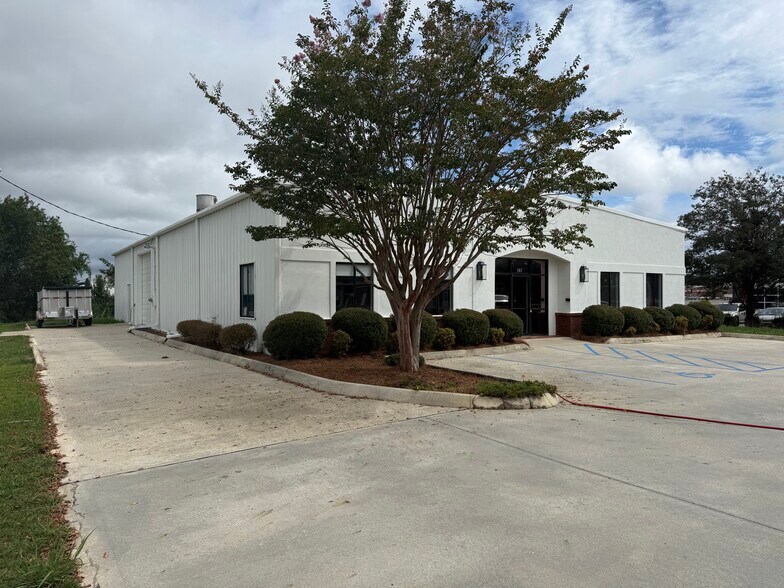 More Photos Of 101 Wilson Way, Calera Flex For Lease