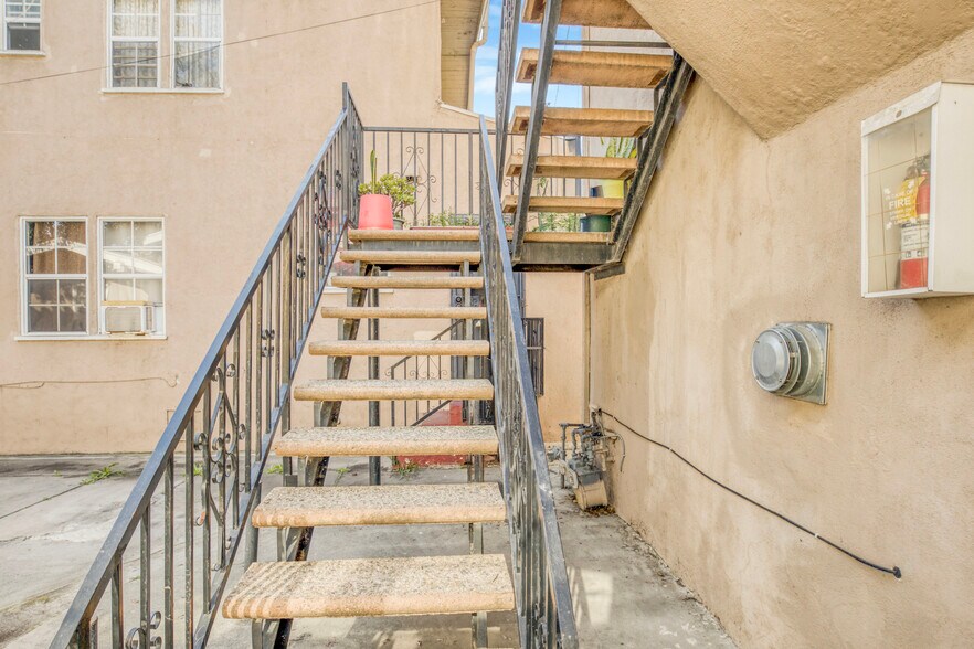 More Photos Of 838 E 43rd St, Los Angeles Apartments For Sale