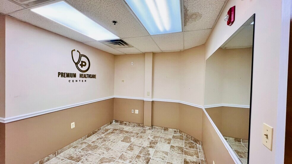 More Photos Of 561 Cranbury Rd, East Brunswick Medical For Sale