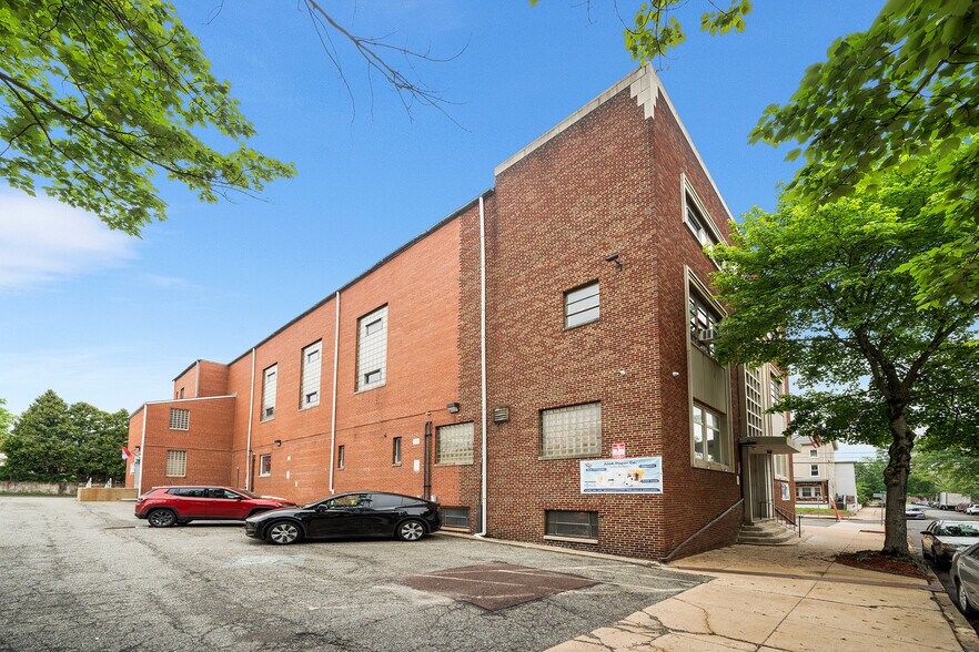 More Photos Of 379 Cherry St, Pottstown Flex For Lease