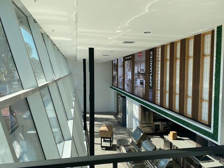 More Photos Of 2413 Pacific Coast Hwy, Lomita General Retail For Lease