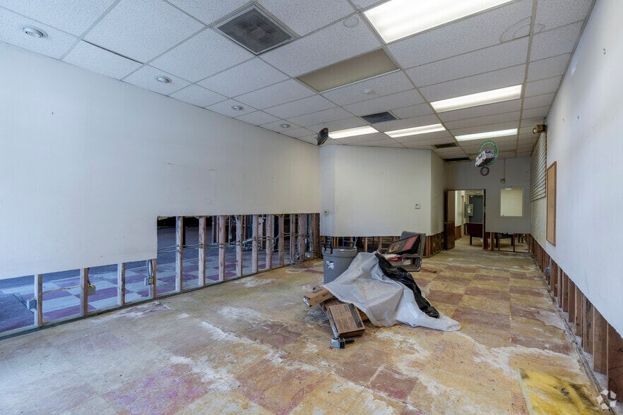 More Photos Of 376 Main St, Chester Storefront For Sale