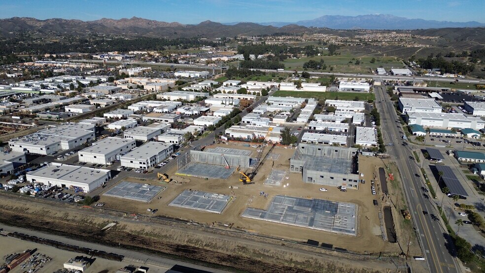 More Photos Of 533 Chaney St, Lake Elsinore Manufacturing For Sale