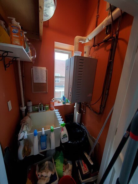 More Photos Of 1506 E Carson St, Pittsburgh General Retail For Sale