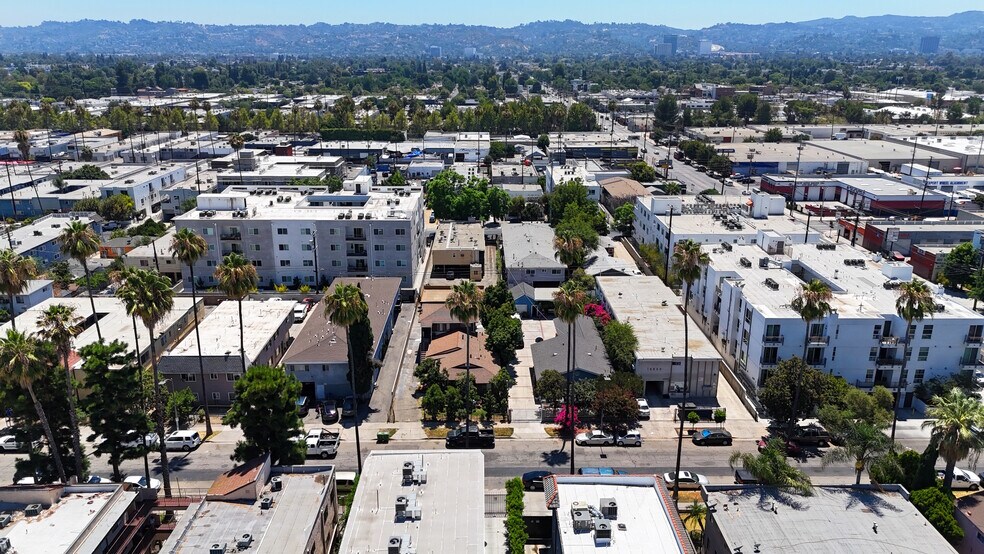 More Photos Of 14830 Erwin St, Van Nuys Apartments For Sale