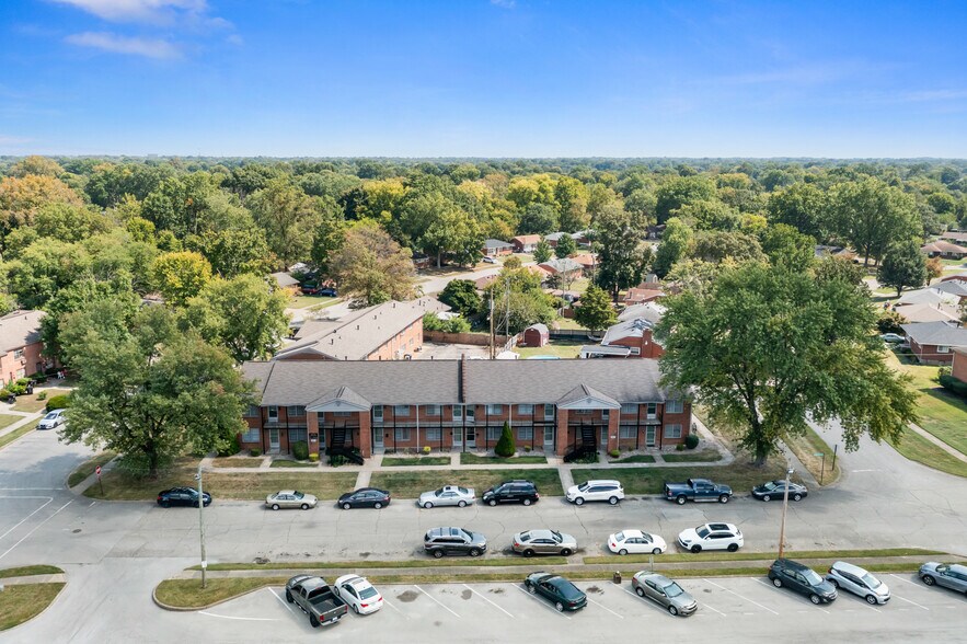 More Photos Of 3201 Commander Dr, Louisville Apartments For Sale